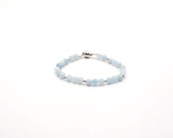 Aquamarine Bracelet: Made with easy to open magnetic clasp and AAA grade beads