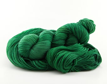 EMERALD GREEN dark green jewel tone hand dyed semisolid superwash wool sock yarn / SW Fingering Sock 80/20 Merino Nylon 115g/4oz