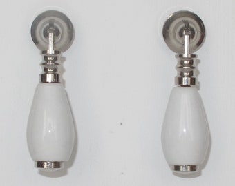 Pomo de cerámica con forma de lágrima hecho a mano: herrajes para muebles - Blanco o verde azulado