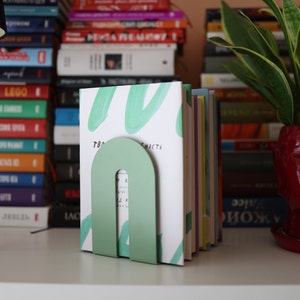 Minimalistische metalen boekensteun met dubbele boog BEAT, unieke vinyl recordhouder, boogrecordstandaard, kleurrijke moderne boekenhouder, cadeau voor boekenliefhebber