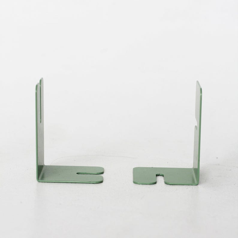 Grönt bokstöd i metall, set om 2, Minimalistiska bokstöd, Modernt bokstödspar, Unika bokstöd, Inflyttningspresent till bokälskare bild 7