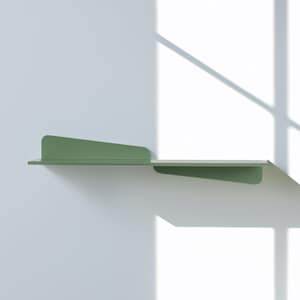 Salbeigrünes Metall Wandregal, schwebendes Bücherregal, moderne Bilderleiste, langes Metallregal, minimalistische handgefertigte Möbel