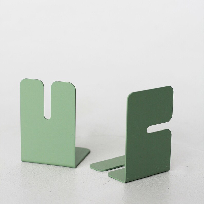 Grönt bokstöd i metall, set om 2, Minimalistiska bokstöd, Modernt bokstödspar, Unika bokstöd, Inflyttningspresent till bokälskare bild 6