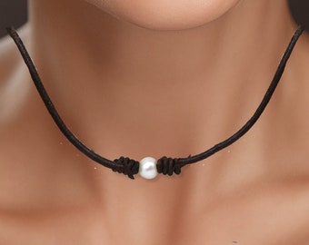 Single Freshwater Pearl Leather Choker, Layering Lake Pearl  Necklace, Soft Leather Boho Beach Wear Jewelry, Knotted Natural Ocean Accessory
