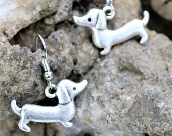 Dog Lover Dangle Earrings, Dachshund Dog Earrings, Antique Silver Wiener Dog Pet Breed Jewelry, Dog Lover Present, Gift for her