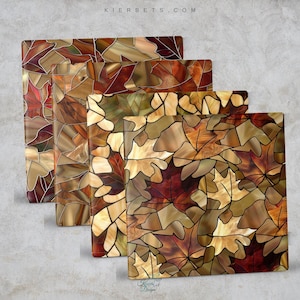 Pode incluir: Quatro painéis decorativos quadrados com efeito de vitral, apresentando um design de folhas de outono em tons de castanho, dourado e vermelho. Os painéis estão dispostos em uma exibição em camadas, mostrando os detalhes intrincados dos padrões de folhas. O site "Kierbets.com" é visível.
