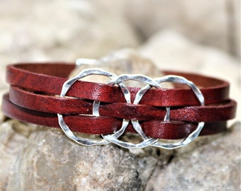 Leather Interlocking Trinity Infinity Circle Bracelet, Triple Eternity Woven Bracelet, Unique Couples Jewelry, Gift for Her, Gift for Him