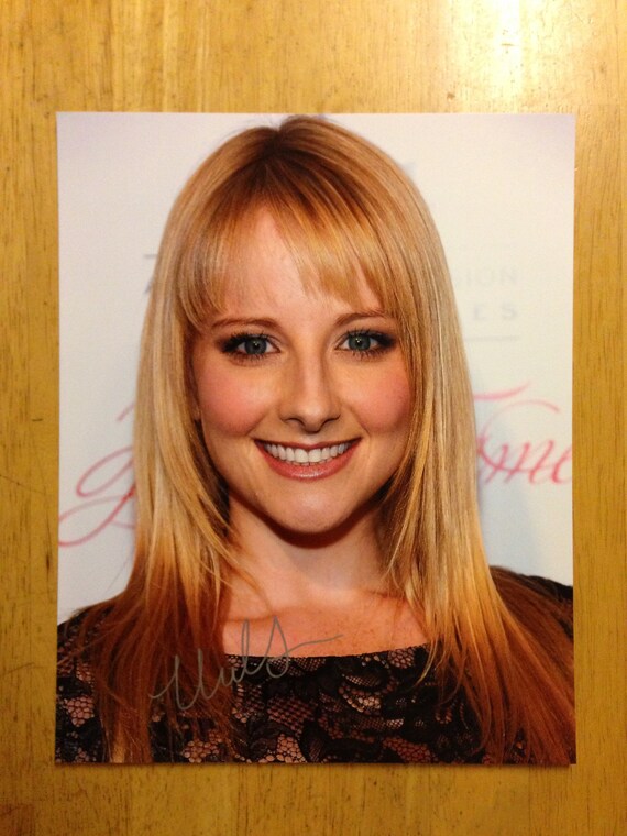 Signed 8 x 10 photograph of Melissa Rauch | Etsy