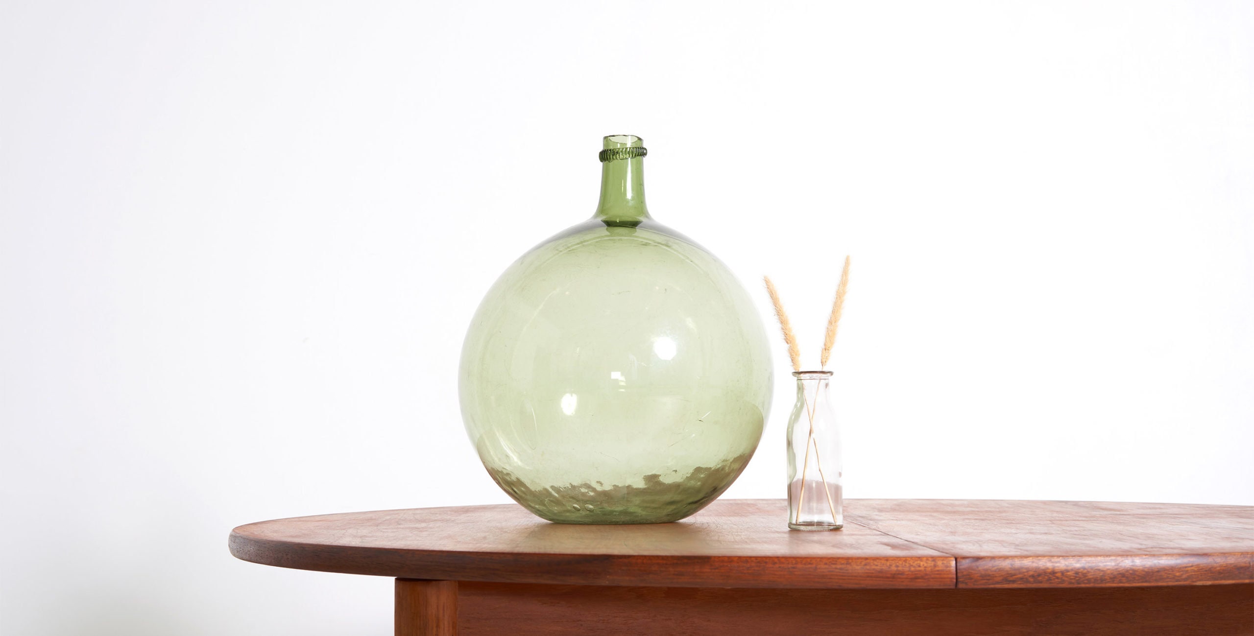 French Dame Jeanne Vert 20L Goulot Sabre Ancien 1960S