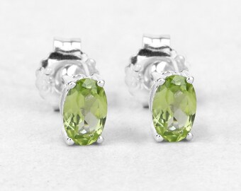 Exclusive 0.5 Carat Peridot Stud 925 Silver Earring Zirconia maigracker gemstone Olivin