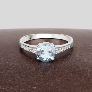 Blue Topaz Ring, Sky Blue Topaz Round Cocktail Ring, Sky Blue Topaz Silver Ring, December Birthstone Ring