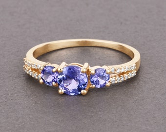 Tanzanite Ring, Solid 14k Yellow Gold Tanzanite Diamond 3-Stone Ring for Her, Deep Lavender Gemstone Gold Ring, Minimalist Ring, Dainty Ring