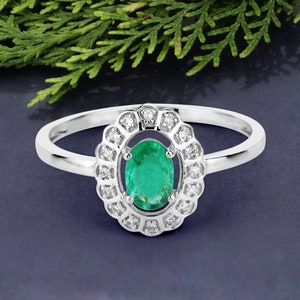 Emerald, Emerald Halo Ring, Emerald Gold Ring, Emerald White Gold Ring, Minimalist Ring, Solid Gold Ring, Bridesmaid Gift, Diamond Ring