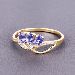 Tanzanite Ring, Solid 14k Yellow Gold Tanzanite Diamond 3-Stone Ring for Her, Deep Lavender Gemstone Gold Ring, Minimalist Ring, Dainty Ring