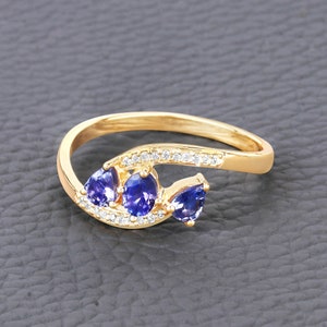 Tanzanite Ring, Solid 14k Yellow Gold Tanzanite Diamond 3-Stone Ring for Her, Deep Lavender Gemstone Gold Ring, Minimalist Ring, Dainty Ring