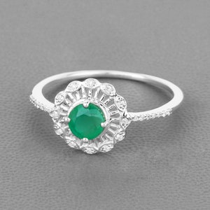 Natural Emerald Ring, Round Emerald and Diamond Halo Ring in 14k White Gold, Emerald Ring, May Birthstone, Minimalist Ring, 14K Gold Ring