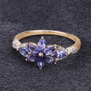 14k Gold Tanzanite and Diamond Ring, Genuine Tanzanite Diamond Minimalist Ring, Dainty 14k Gold Tanzanite  with Diamonds Ring, Promise Ring