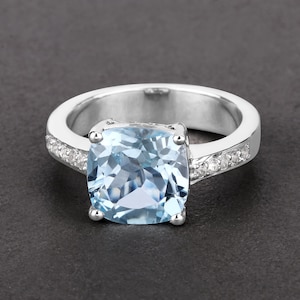 Blue Topaz Ring, Natural Sky Blue Topaz Cushion Cocktail Ring, Sky Blue Topaz Silver Ring, December Birthstone Ring, Topaz Birthstone Ring