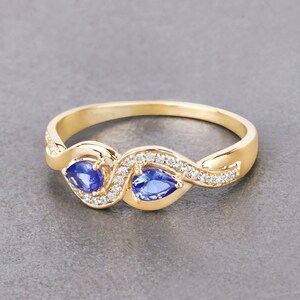 Tanzanite Ring, Solid 14k Yellow Gold Tanzanite Diamond Ring for Her, Deep Lavender Gemstone Gold Ring, Minimalist Ring, Dainty Gold Ring