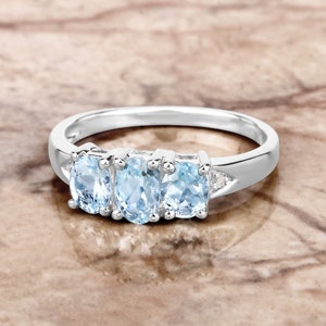 Aquamarine Ring, Classic Genuine 3-Stone Aquamarine Sterling Silver Ring for Women, Aquamarine Oval Gemstone March Birthstone Ring