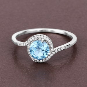 14kt Gold Natural Swiss Blue Topaz Round & Diamond Ring, Dainty Ring, Blue Stone Ring, December Birthstone, Gift for Wife, Anniversary Ring