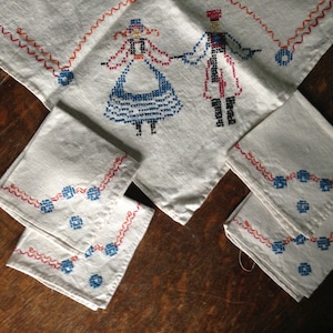 VINTAGE TABLECLOTH NAPKIN Embroidered Linen Set Folk Life Motif 40's