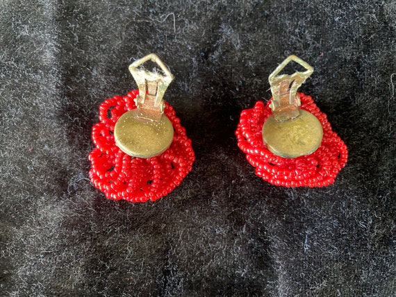 VINTAGE Red BEADED EARRINGS 40's Clip ons - image 6