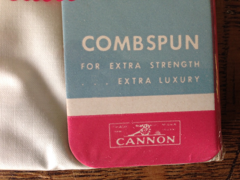 Vintage PILLOW CASES CANNON Featherlite Percale Combspun Cotton Pair