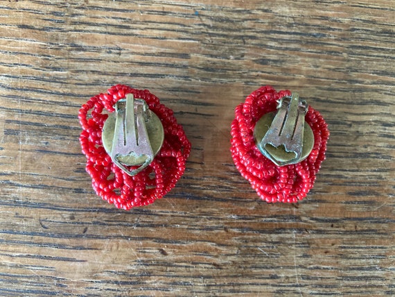 VINTAGE Red BEADED EARRINGS 40's Clip ons - image 2