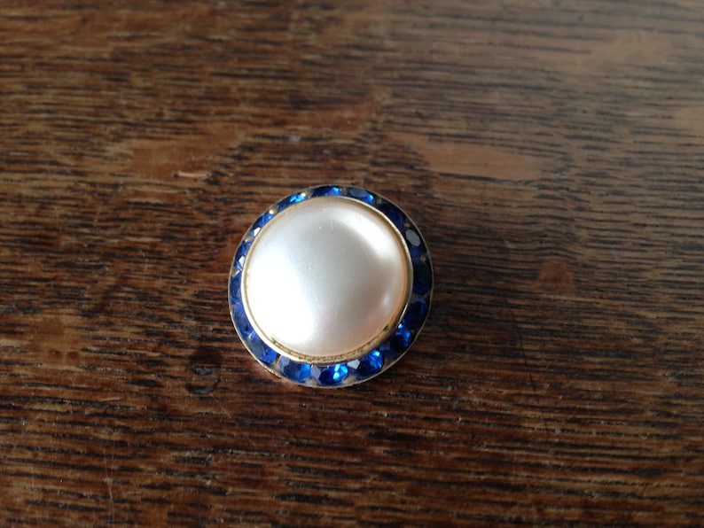 Vintage PIN BLUE RHINESTONES Circling Pearl Faux Art Deco 40/'s