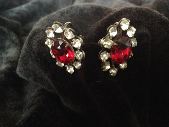 Vintage EARRINGS RHINESTONES Red and Clear40's - image 2