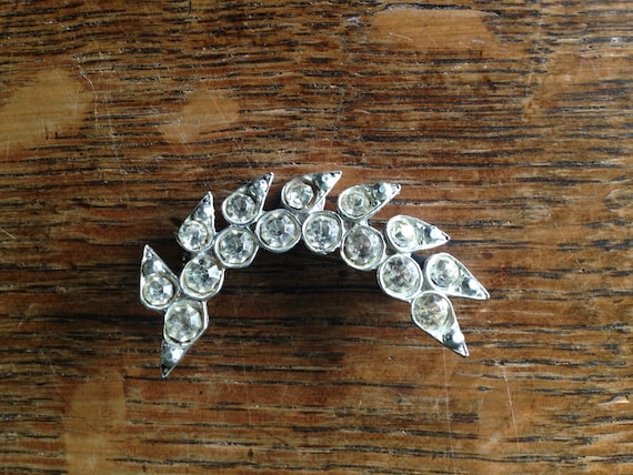 Vintage BROOCH CLEAR RHINESTONES Arched 30's 40's