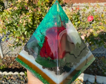 Christmas Rose Themed Pyramid