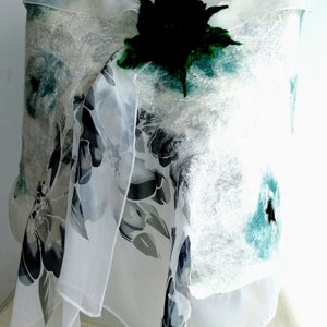 Nuno and Needle Felted Hummingbird Scarf in Wool and Silk Accessoires Sjaals & omslagdoeken Sjaals 