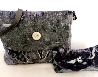Bolso bandolera artesanal de lana afieltrada con bolsillo