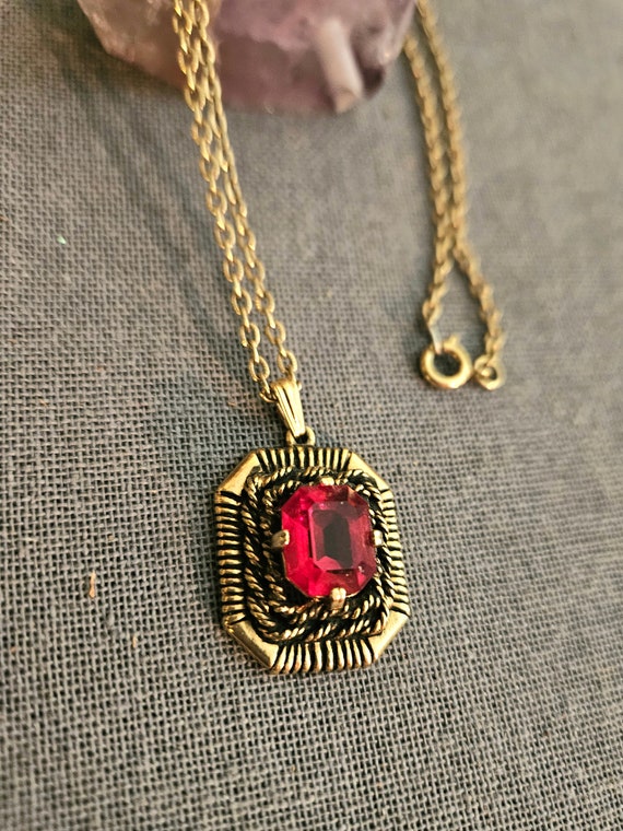 Retro Sarah Coventry gold chain w gorgeous red st… - image 8