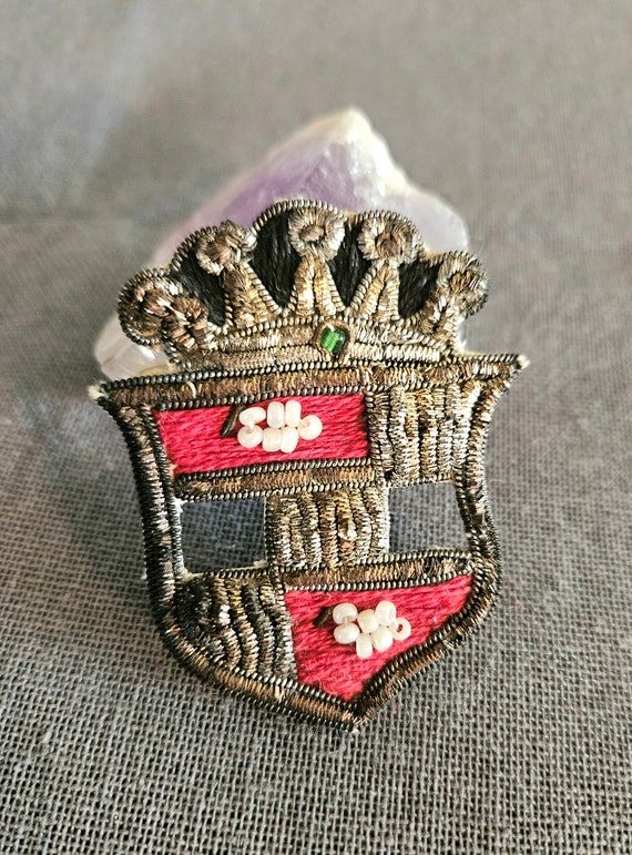 1940s Crest Crown patch brooch pin beaded silver g