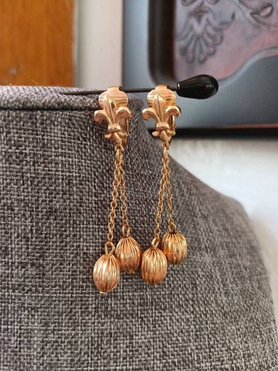 Fleur De lis clip-on dangle earrings gold tone mi… - image 5