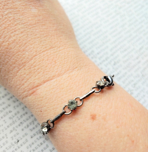 Vintage silver chain bracelet with 3 stones, simpl