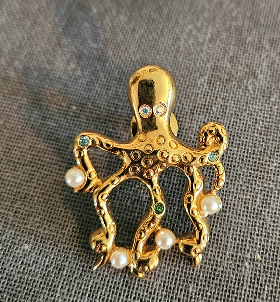 Vintage 80s Avon octopus gold tone brooch pin ret… - image 1