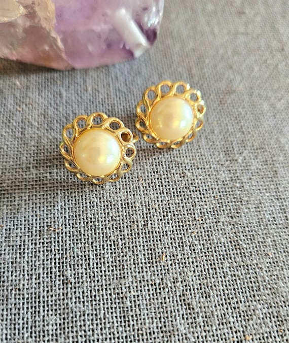 1980s retro enamel clip earrings gold and pearl v… - image 1