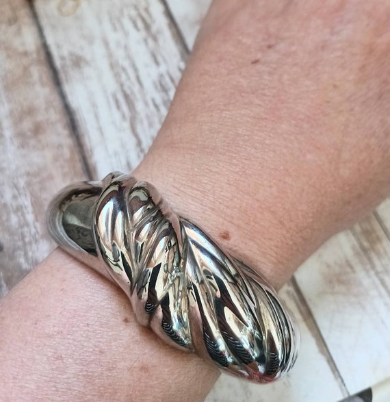 Vintage silver hinged bangle knot design retro 198