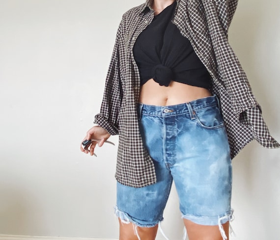 Vintage Levis Shorts / Distressed Levis / Bermuda