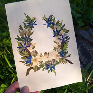 Een botanische kaart met ECHTE geperste bloemen; Geperste bloemenkunst; Verjaardagskaart; Handgemaakt cadeau; Uniek bloemdessin; Woondecoratie; Huwelijkscadeau