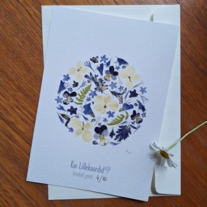 Limited Edition-print, geperste bloemenkunst, originele kunstprint, kaart met geperste bloemen, verjaardagskaart, A5-formaat, uniek botanisch ontwerp
