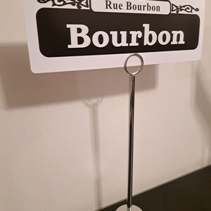 Números de mesa para bodas con letreros callejeros de Nueva Orleans personalizados: centros de mesa con adornos personalizados de NOLA imagen 9