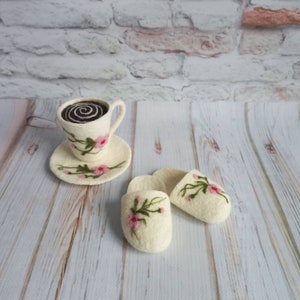 Newborn Felted coffee cup with saucer, Felted slippers,Croissant, Newborn Felted props,Newborn felted Photo Props,Newborn felted decor Props