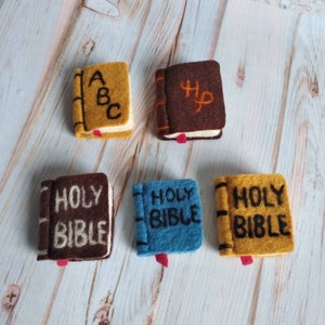 Newborn felted book, Felted Holy Bible,Felted baby Bible props, ABC book, Felted Stuffy props, Newborn Photography props, Felted Props Decor