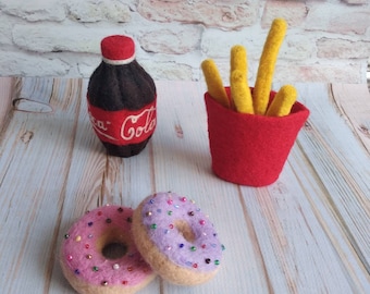 Newborn felted fries and drink bottle Felted doughnut  Felted fries Newborn Felted pizza props Newborn photo props, Felt props, Felted decor