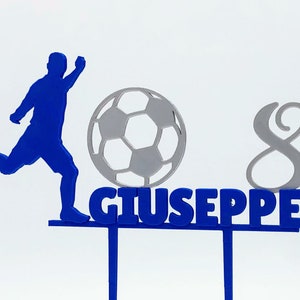 Cake Topper Calciatore Personalizzato, DUE COLORI, Topper per Torta con nome e numero stampato in 3D, festa, Compleanno, decorazione Calcio.